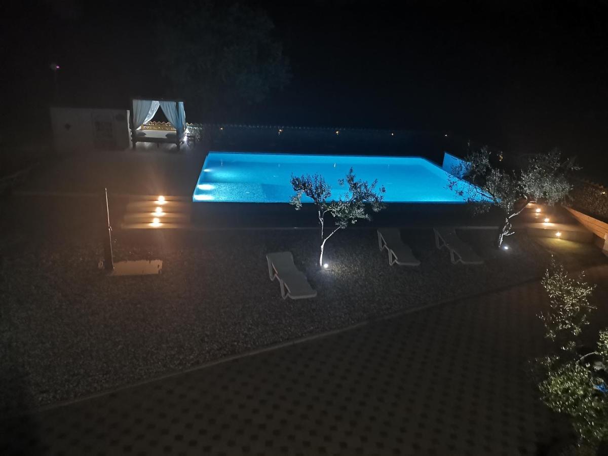 Hotel Camper For Two Banjole Exterior foto